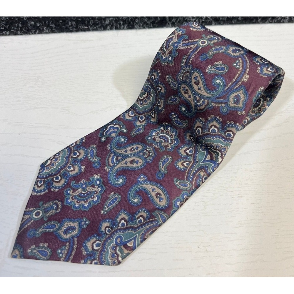 Oleg Cassini Paisley Men's Necktie Poly/Silk Blend